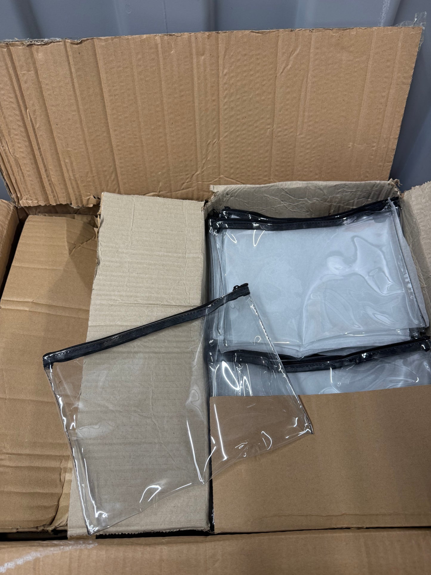 Box of 30 Large clear pencil cases with black zip