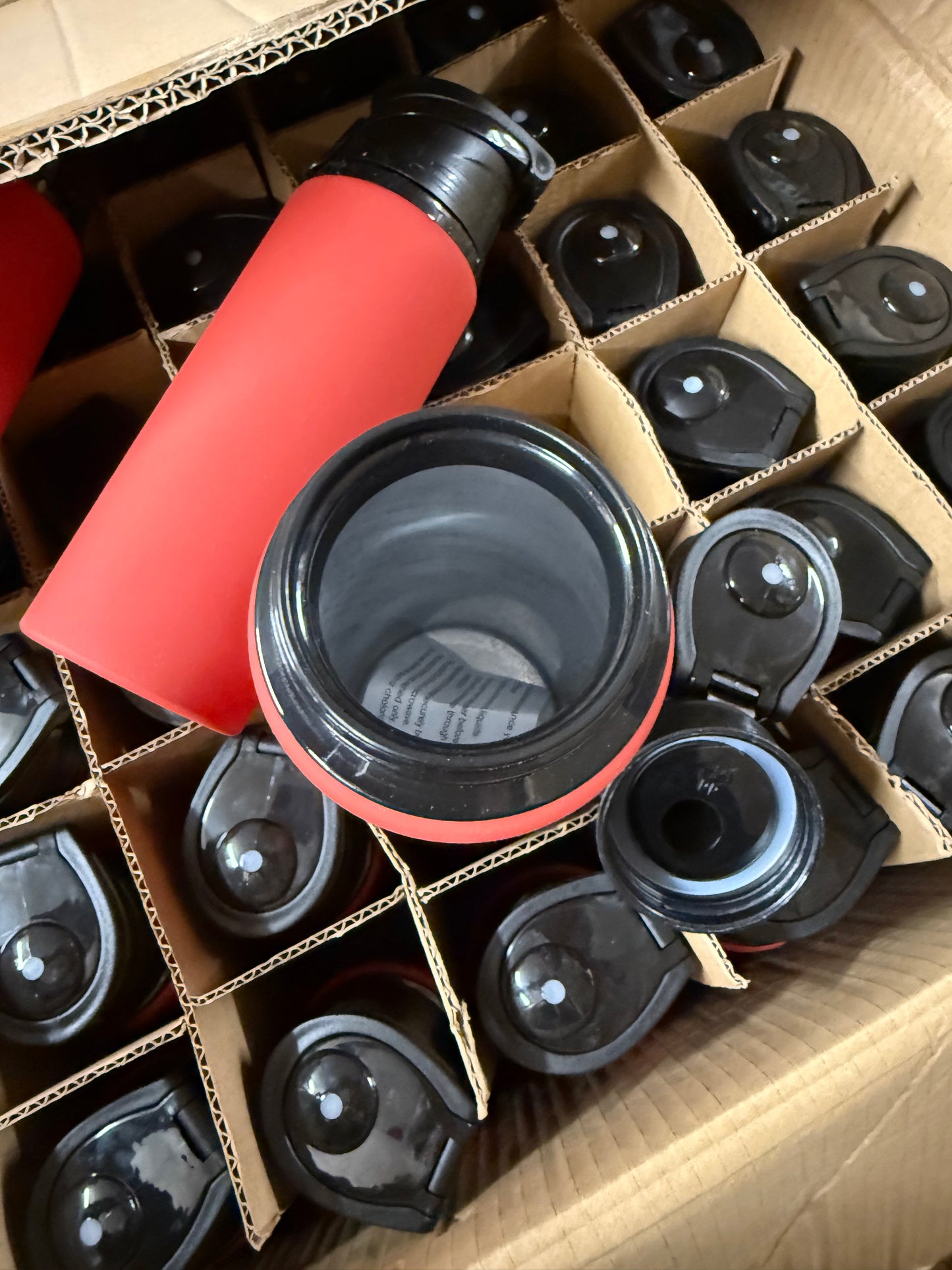 Wholesale Joblot Box Of 36 700mL Aluminum Red Flip Lid Water Bottles
