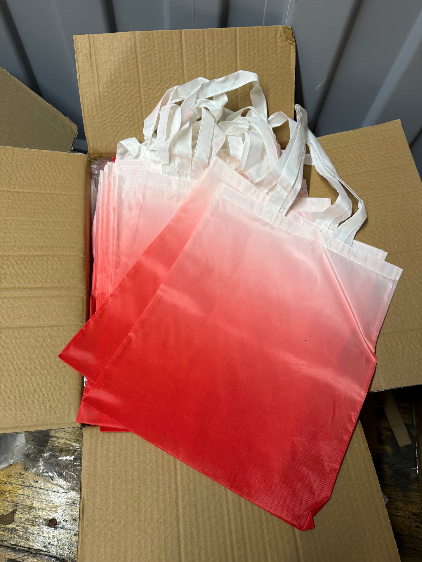 Joblot Box Of 200 Red Polyester Ombré Shopper Bags