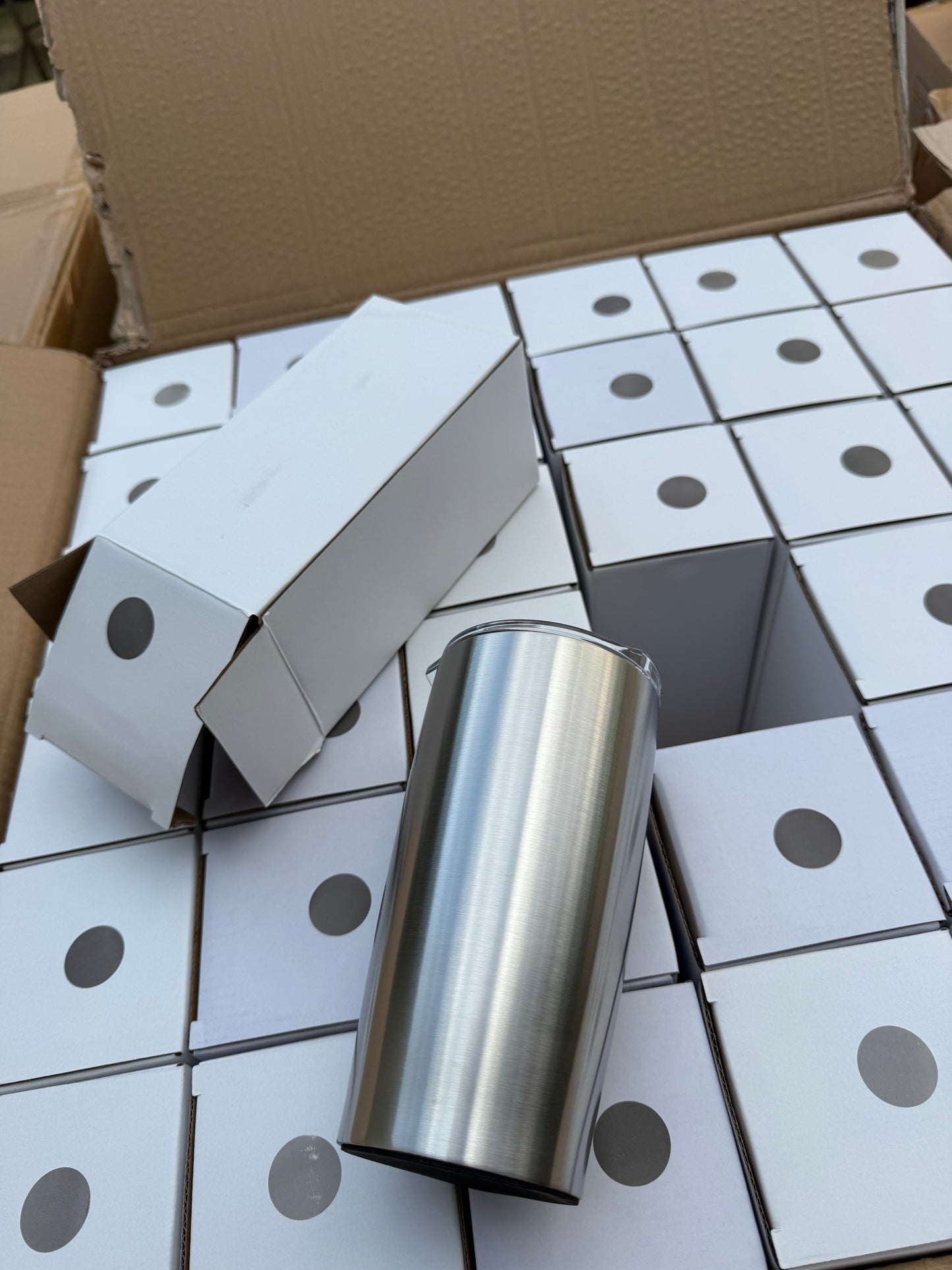 Full Box Of 36 Stainless Steel Travel 530ml Tumblers With Sip Lids