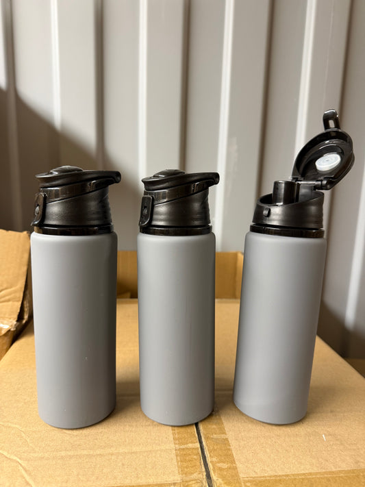 3x Aluminium 700ml bottles with black flip lids