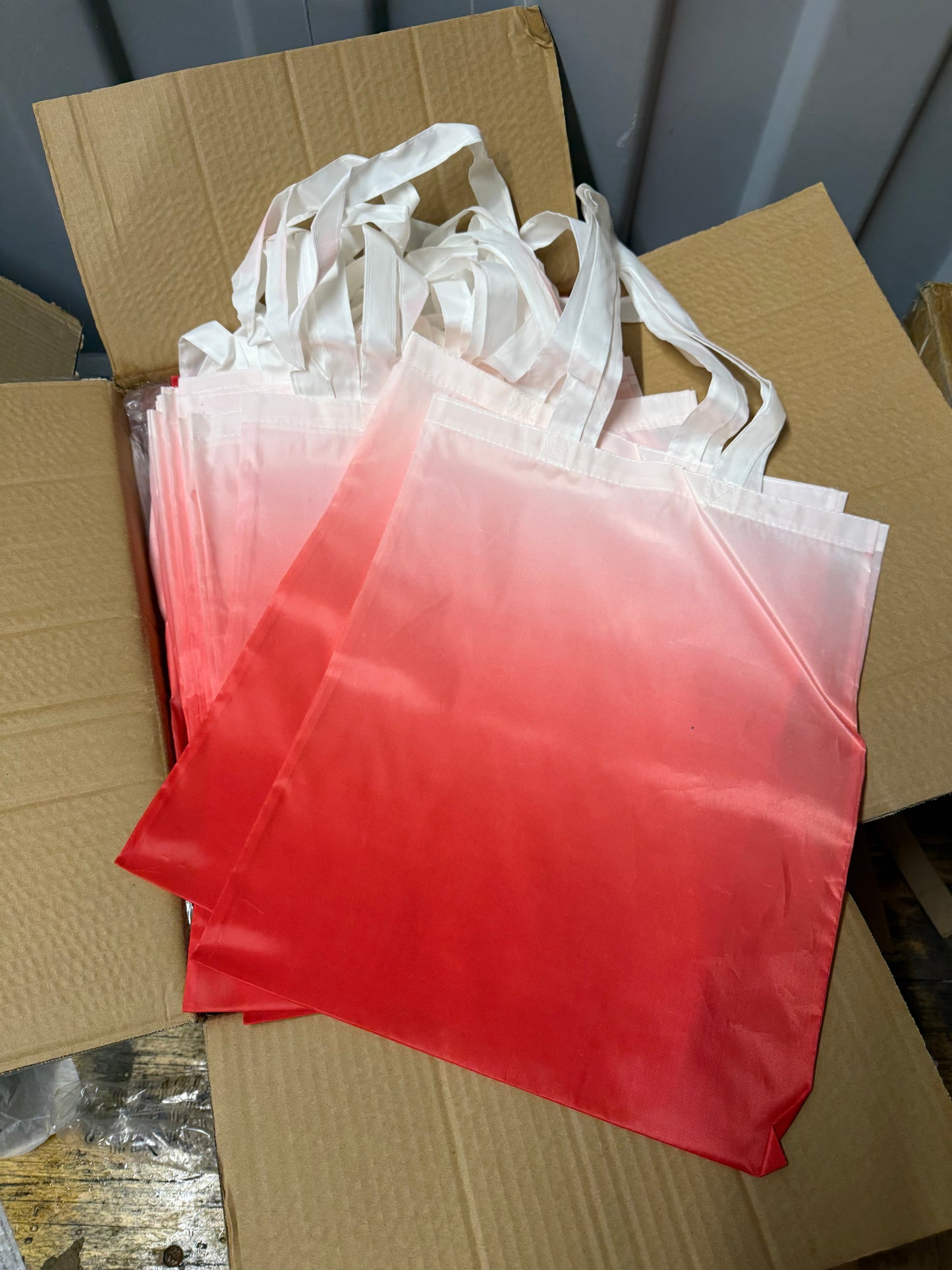Joblot Box Of 200 Red Polyester Ombré Shopper Bags