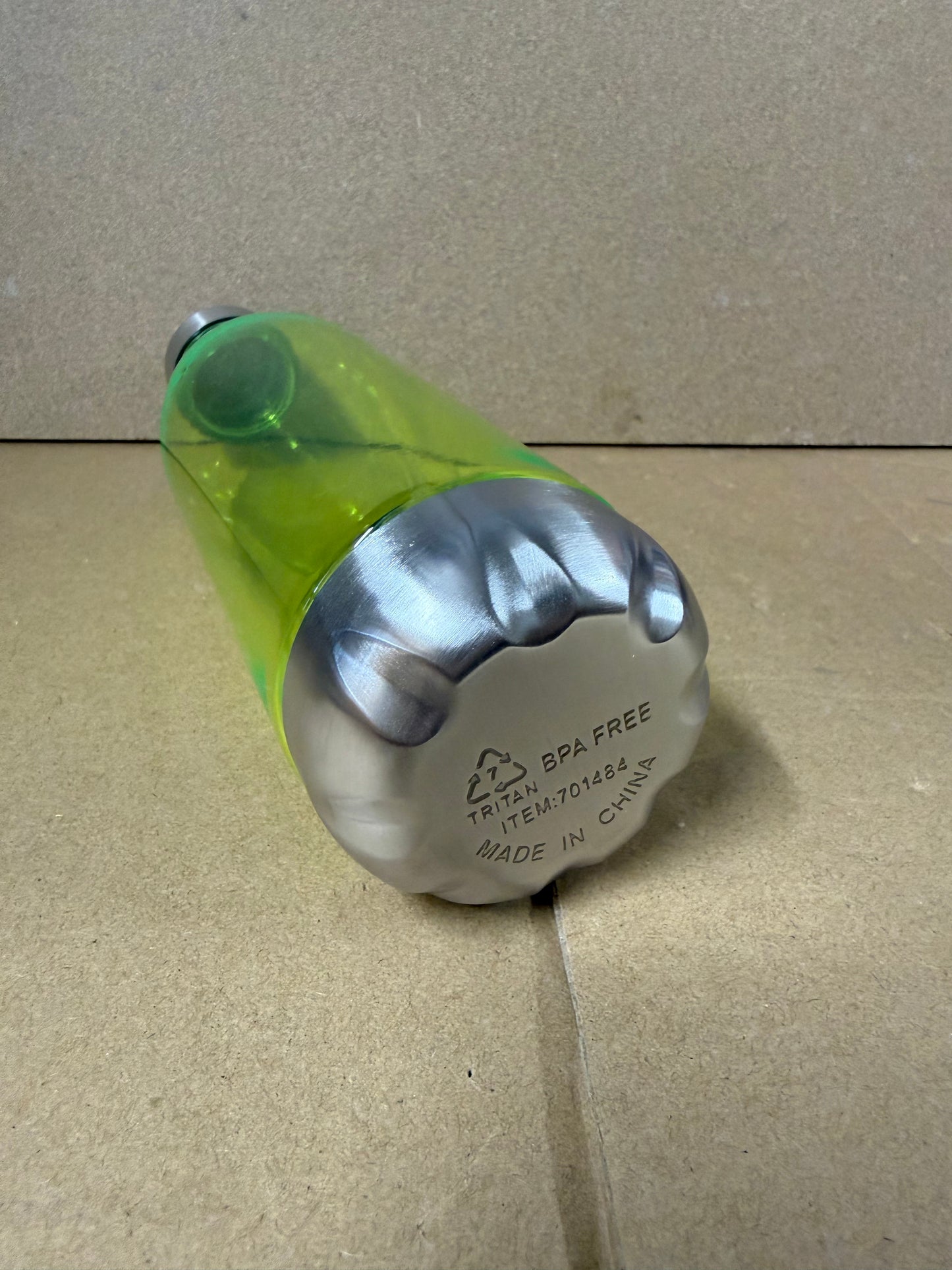 **Flash sale** Plastic 700ml water bottle with chrome screw lid