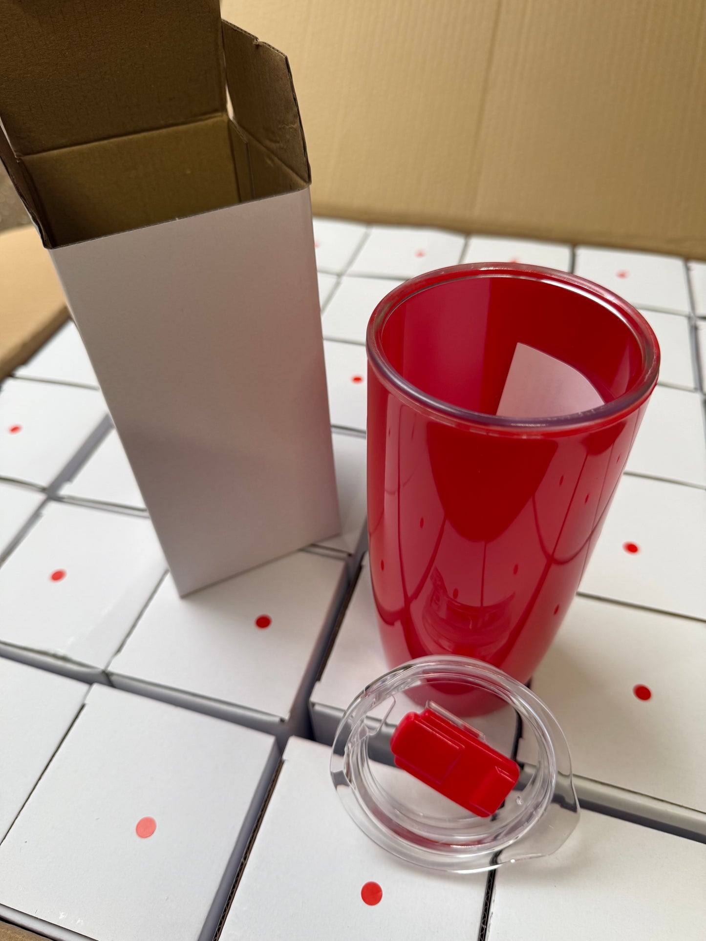 Wholesale Joblot Box Of 36 Red Plastic Thermal Cups With Sip Lids