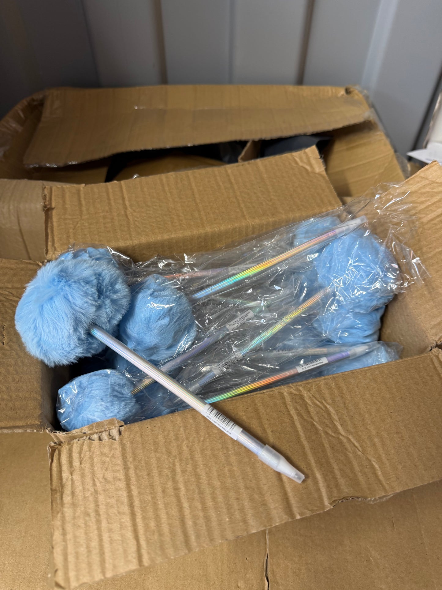 Box of 25 light blue Pom Pom pens