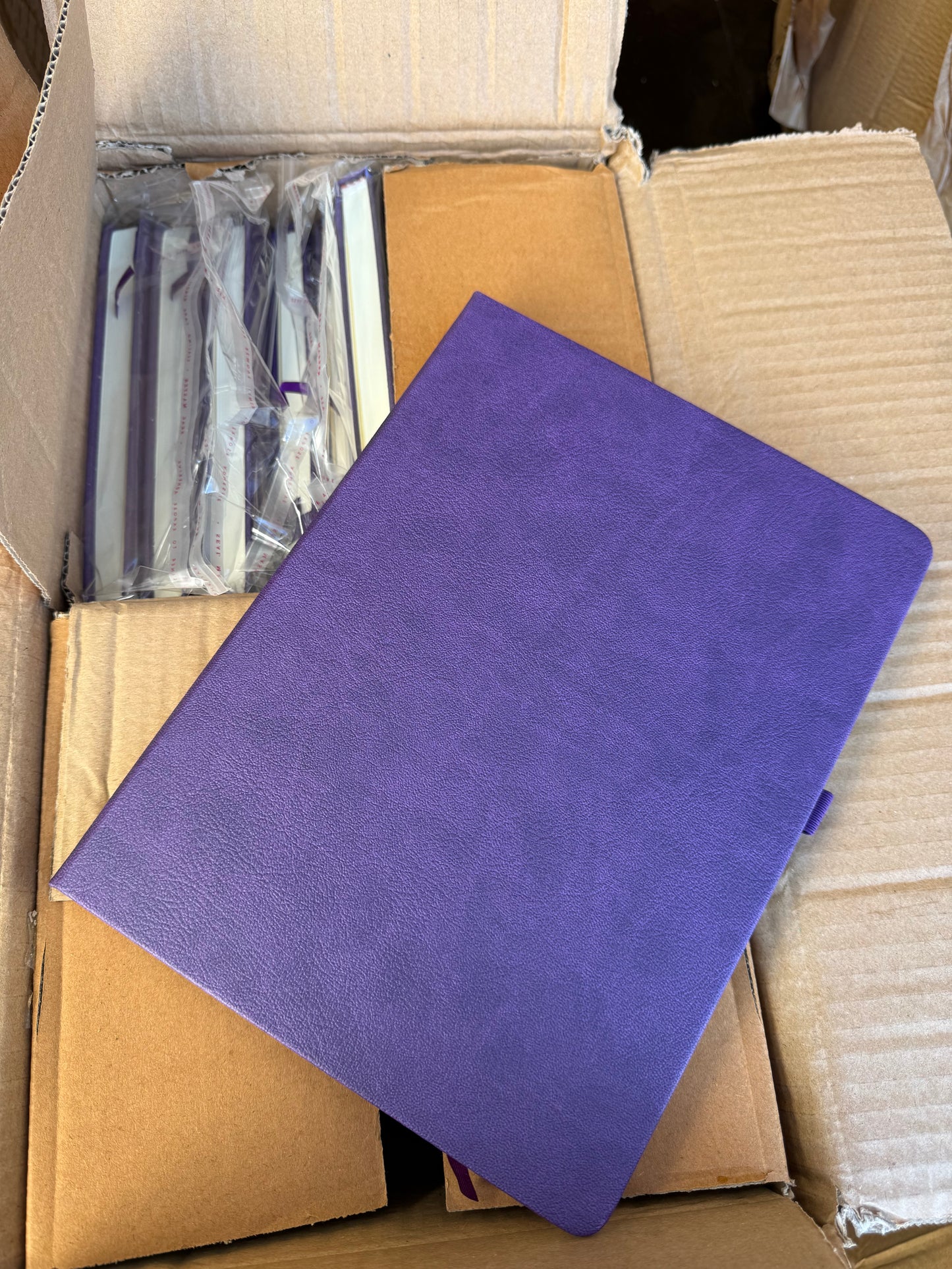 Bundle of 10 luxurious quarto notebooks