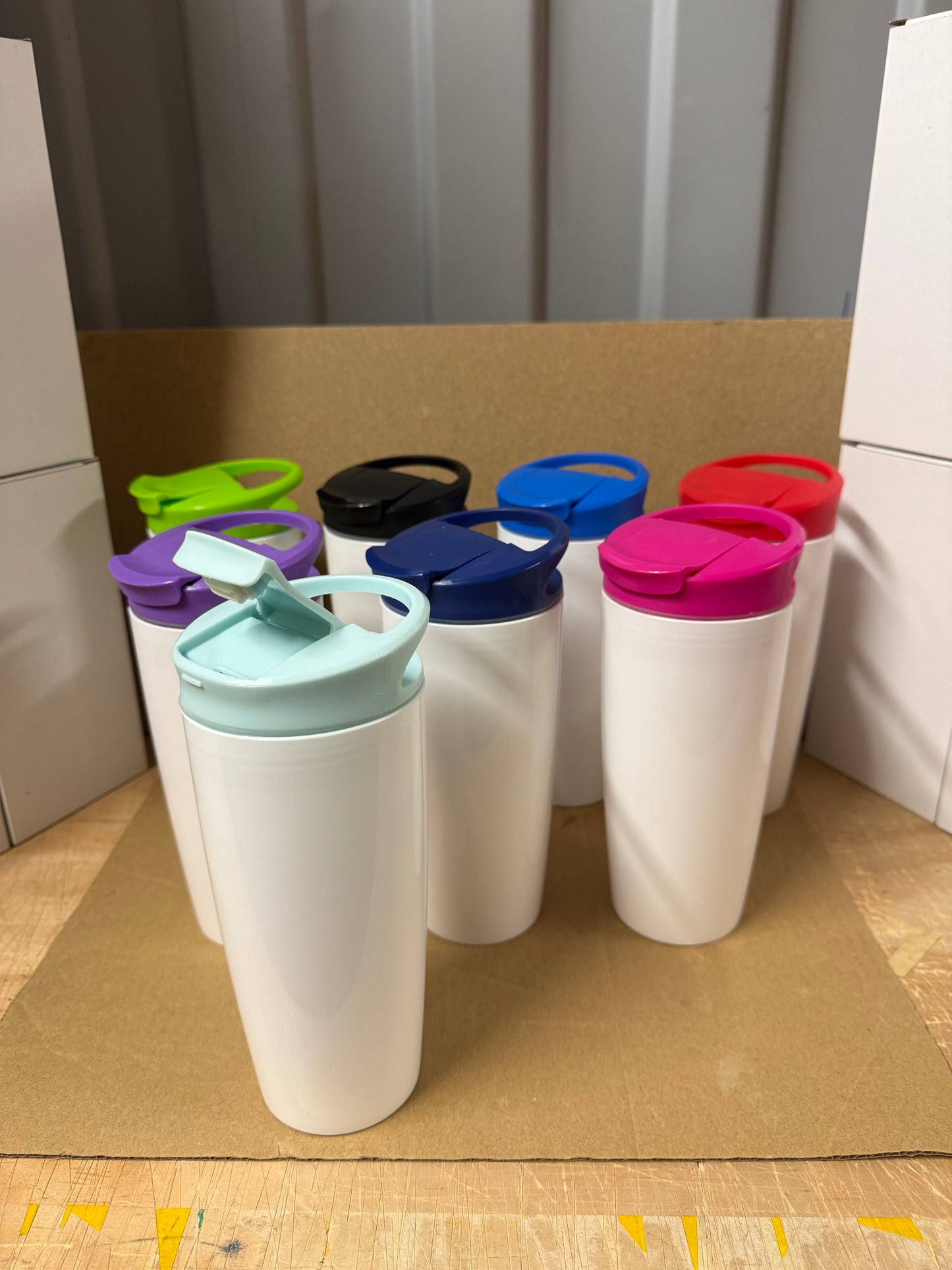 ** FLASH SALE ** White 700ml PP tumbler with coloured lid