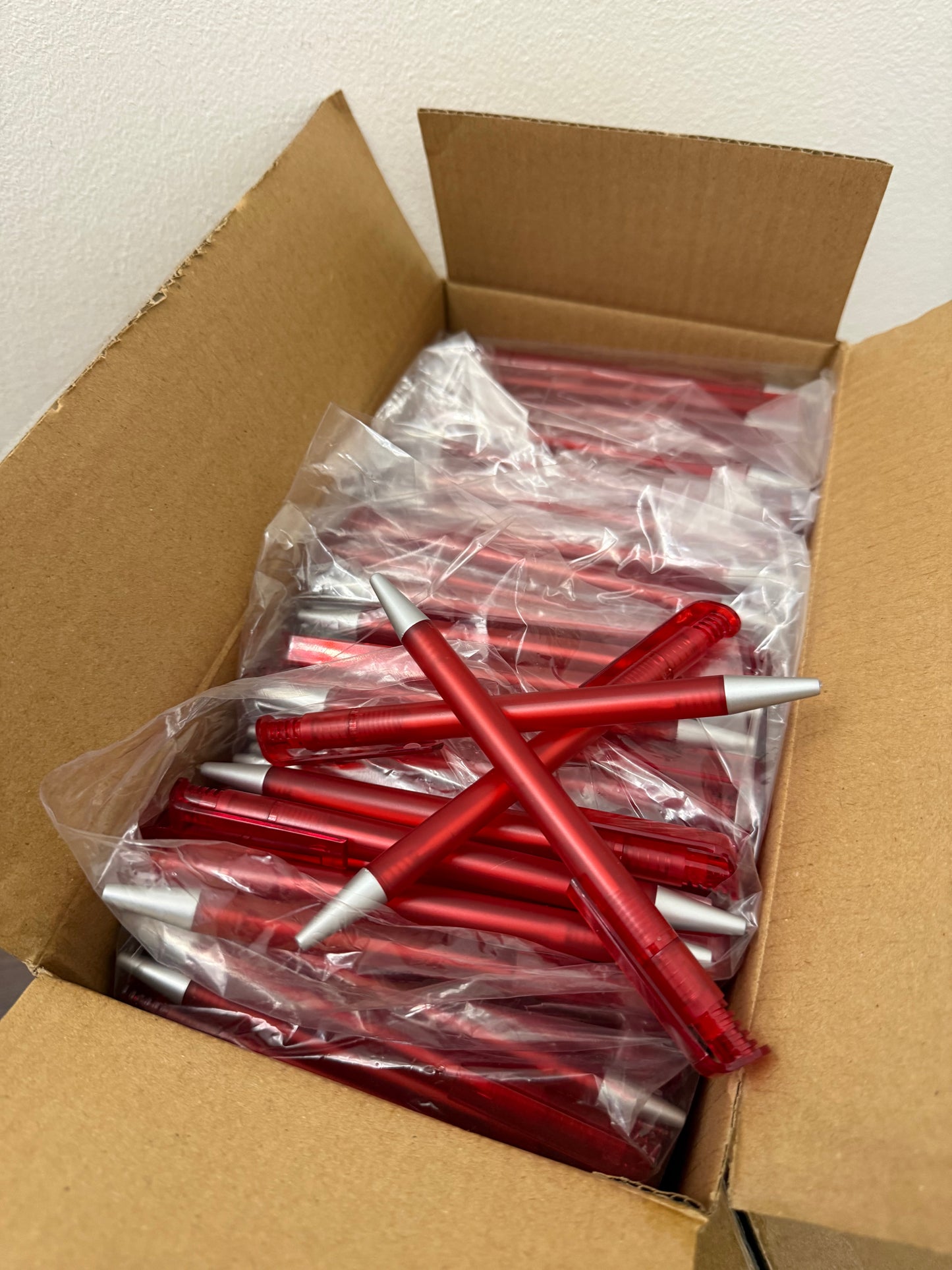 Wholesale Joblot 1,000 Black Ink Pens With Red frosted body design