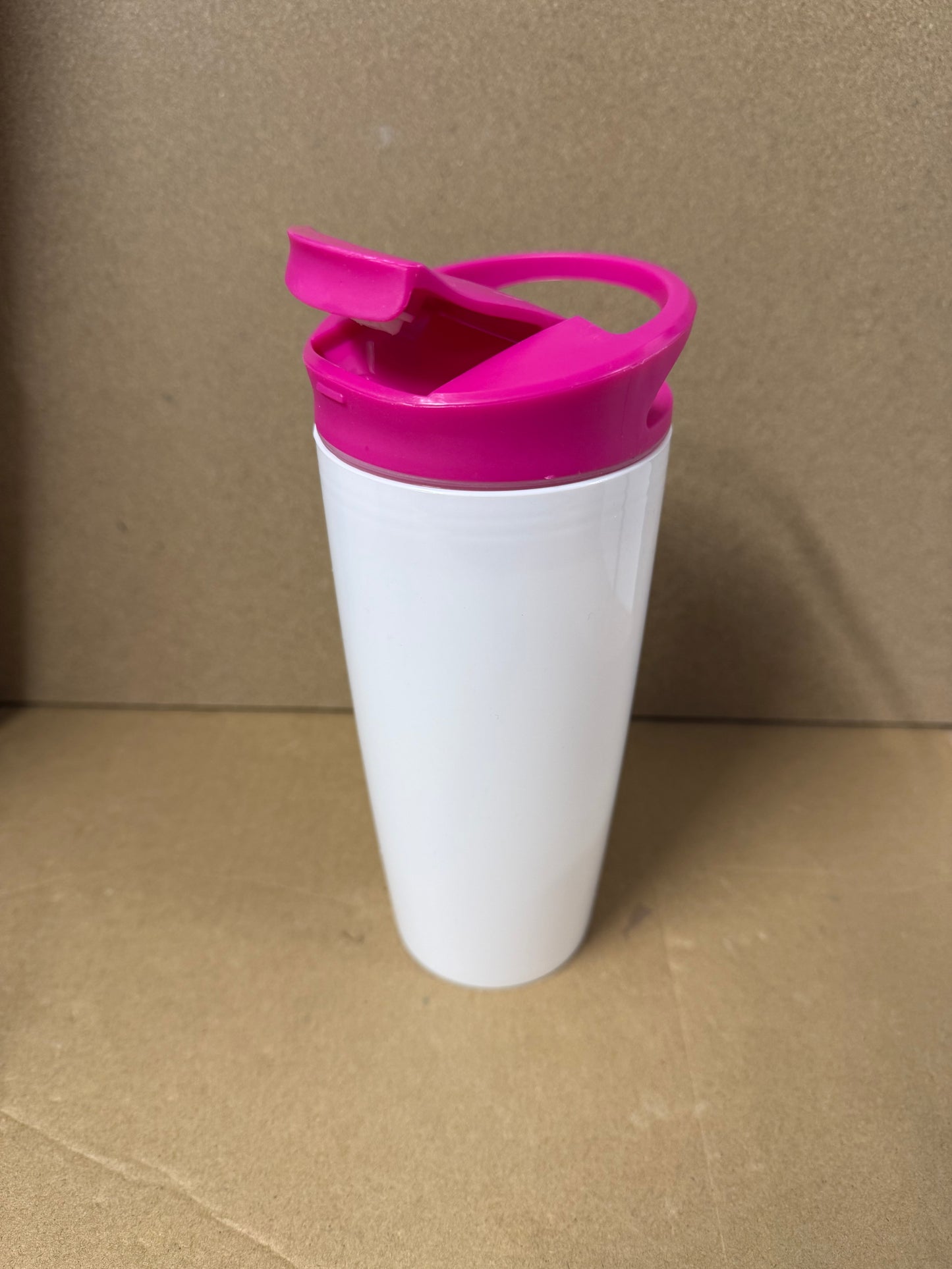 ** FLASH SALE ** White 700ml PP tumbler with coloured lid