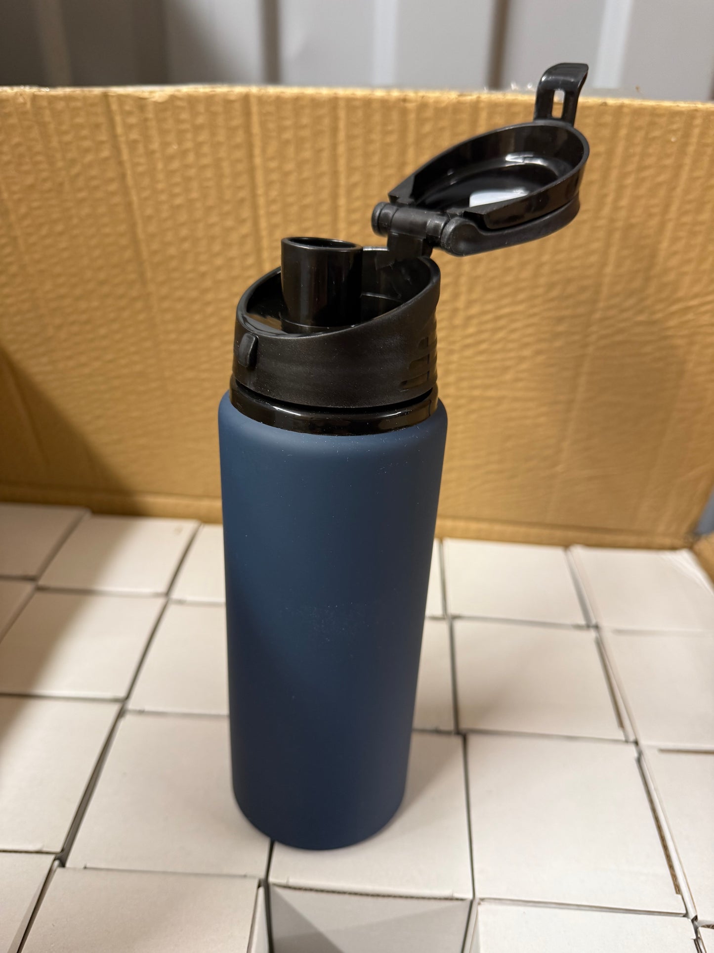 Wholesale Joblot Box Of 36 Aluminum 700 mL Navy Flip Lid Water Bottles