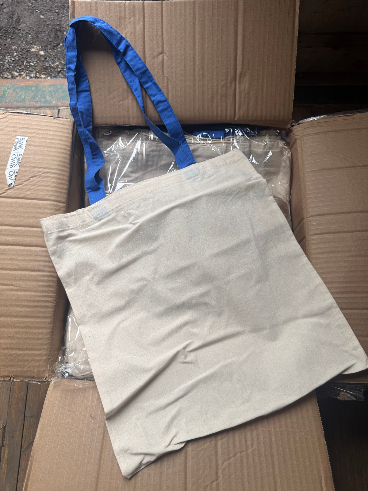 Pack of 50 100% natural cotton 6oz bags with coloured handles