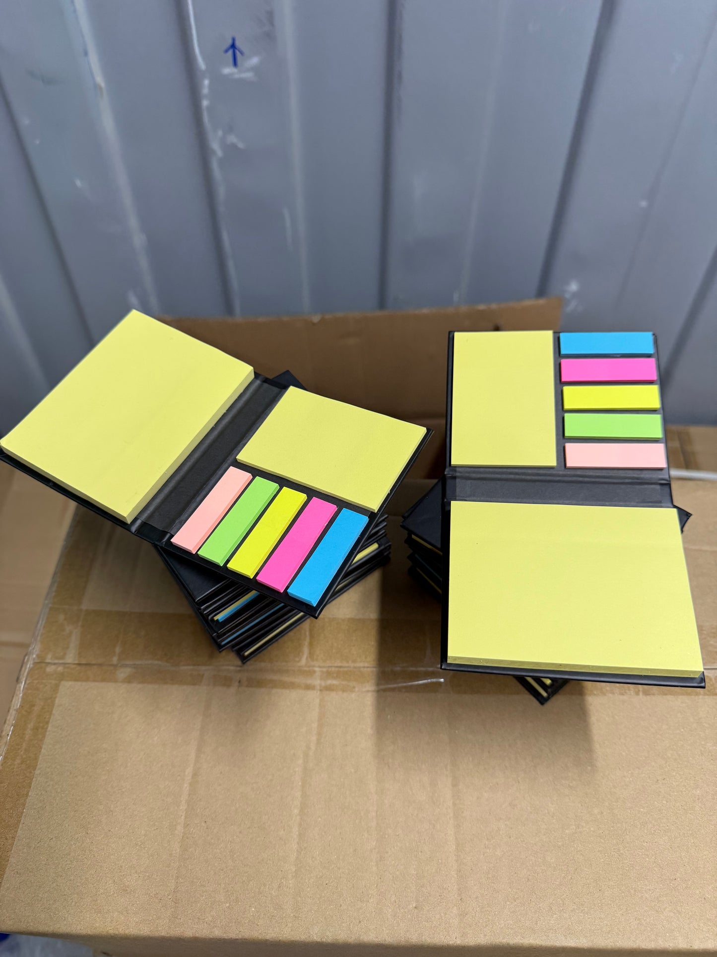 Bundle of 20 Desk buddy black sticky note wallets