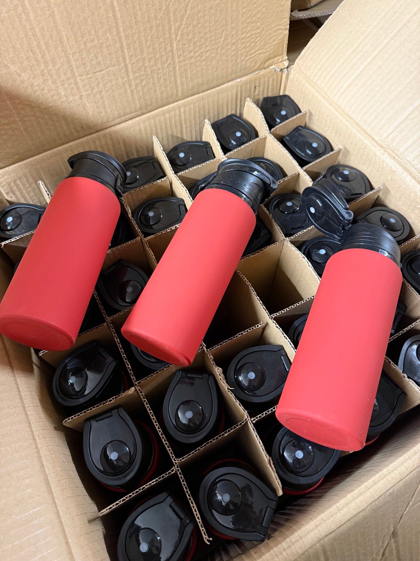 Wholesale Joblot Box Of 36 700mL Aluminum Red Flip Lid Water Bottles