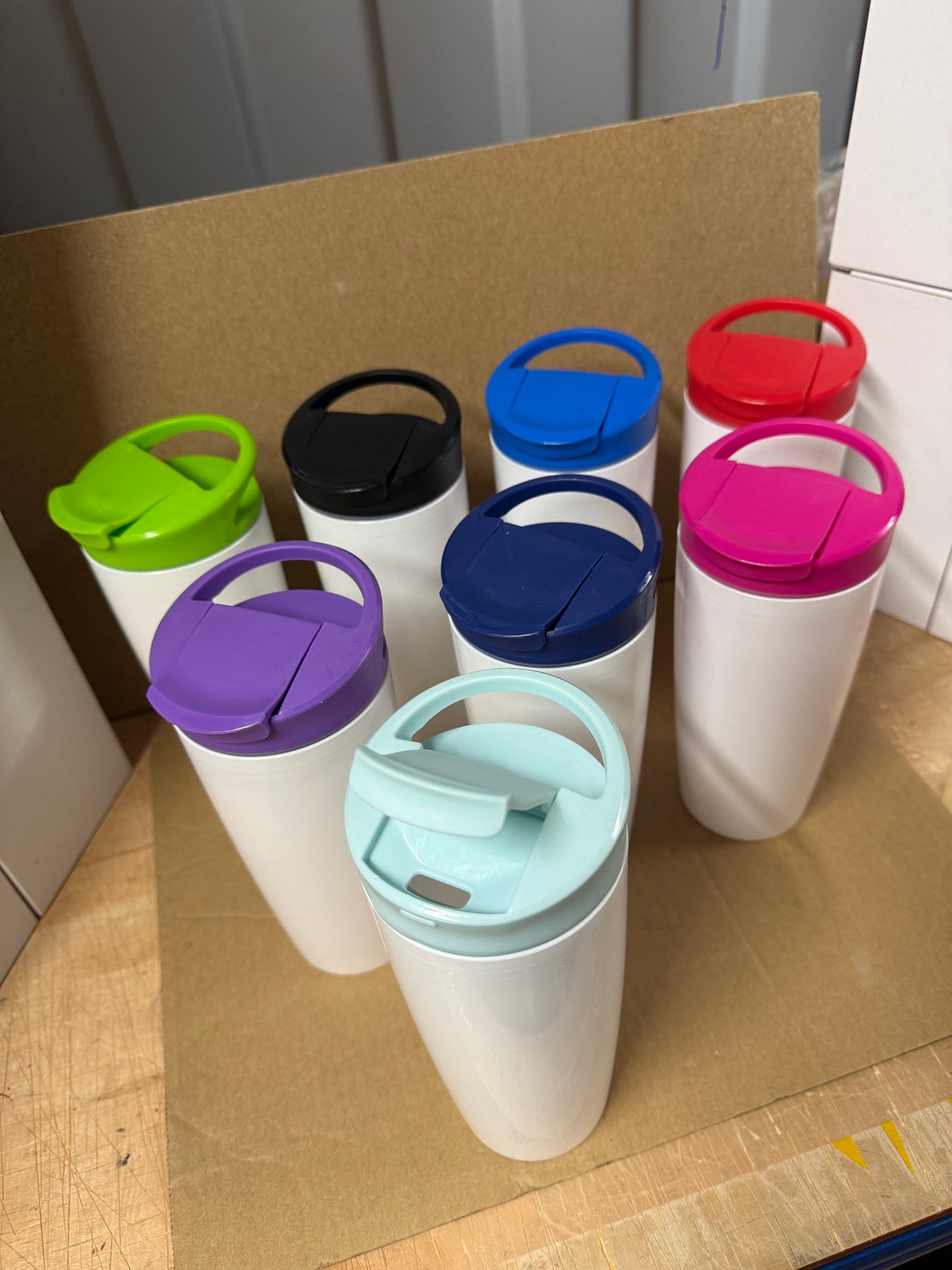 ** FLASH SALE ** White 700ml PP tumbler with coloured lid