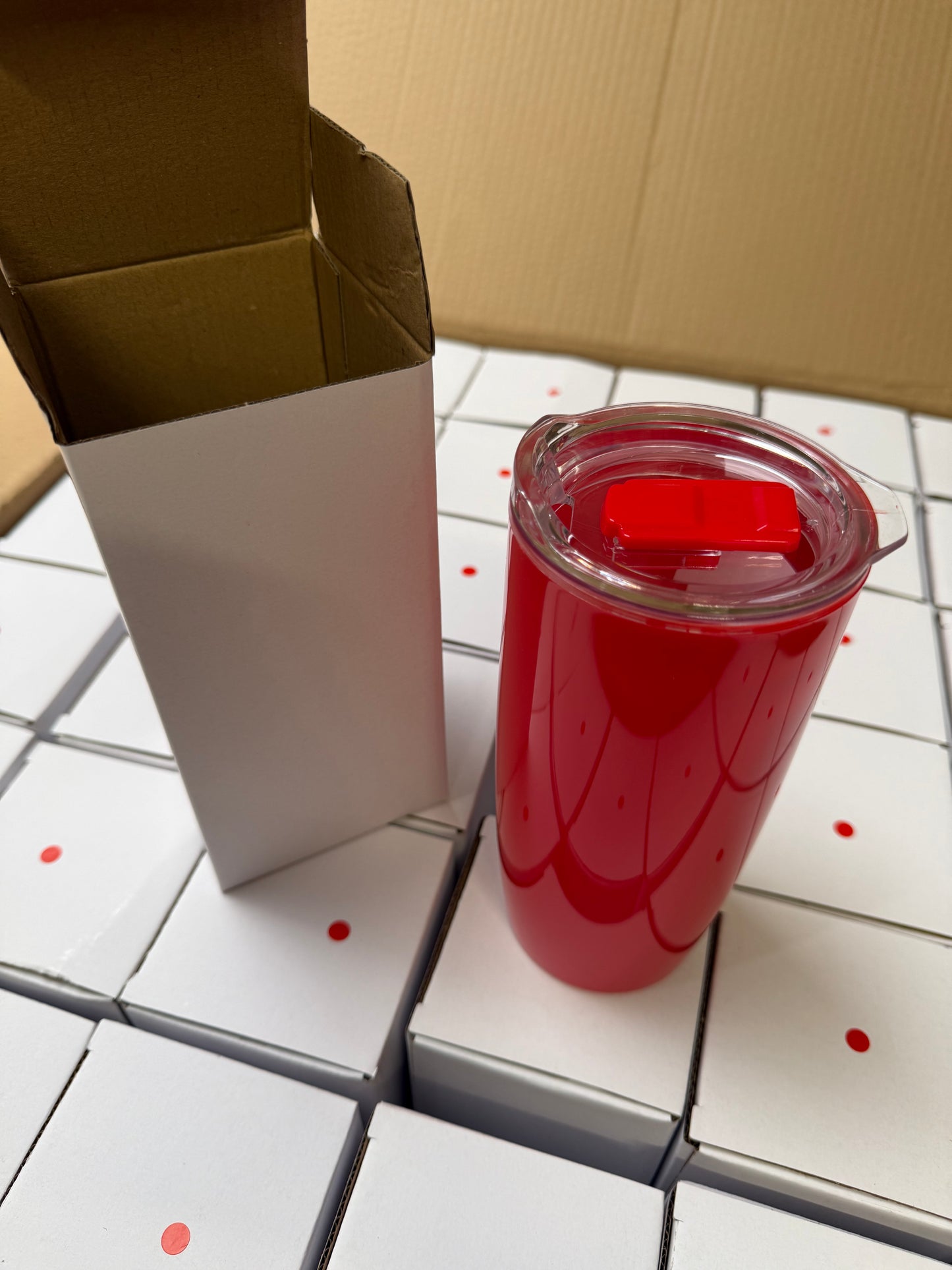 Wholesale Joblot Box Of 36 Red Plastic Thermal Cups With Sip Lids