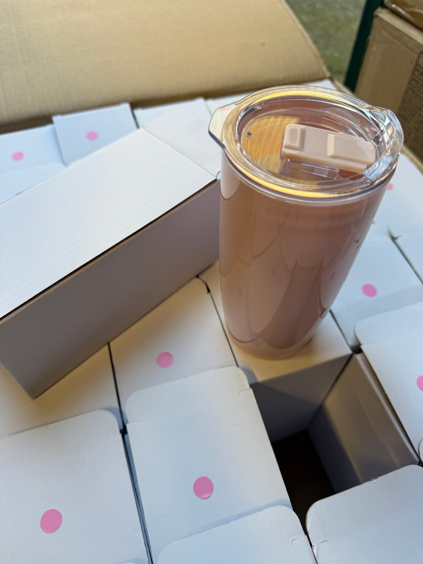 Wholesale Joblot Box Of 36 Pink Plastic Thermal Cups With Sip Lids
