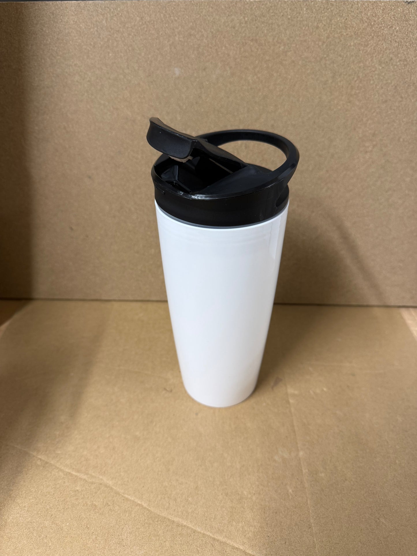 ** FLASH SALE ** White 700ml PP tumbler with coloured lid