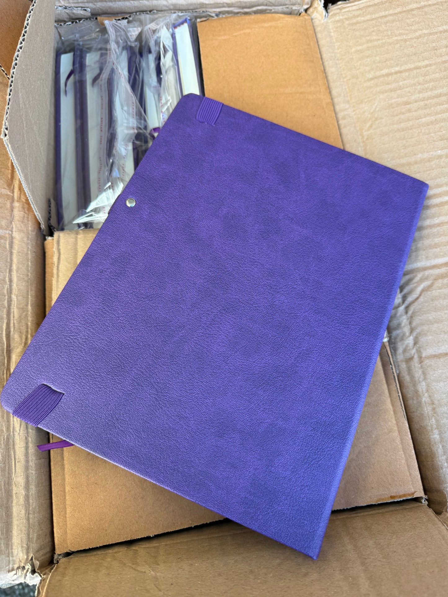Bundle of 10 luxurious quarto notebooks