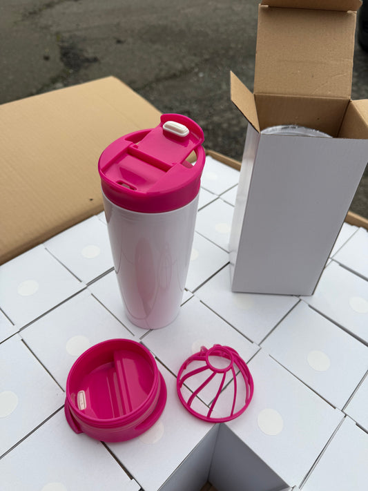 Box of 36 White plastic 700ml tumblers with coloured lids