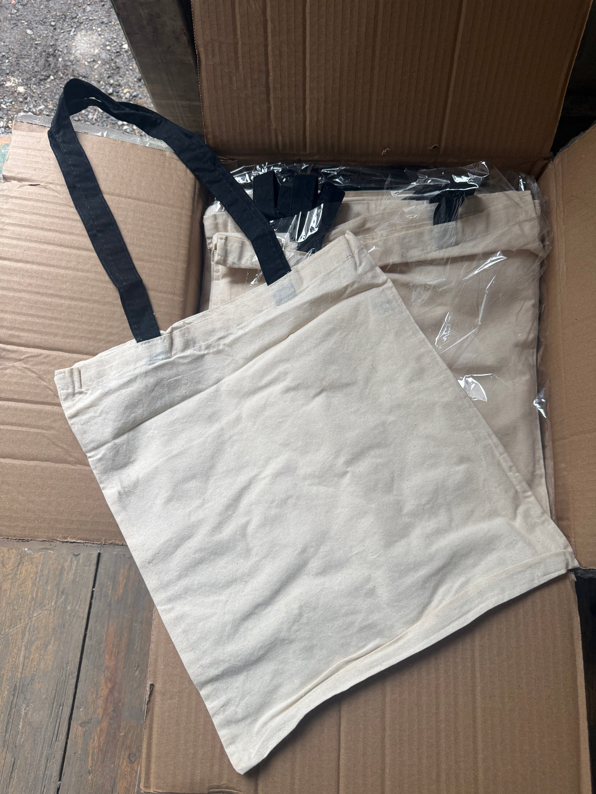 Pack of 50 100% natural cotton 6oz bags with coloured handles