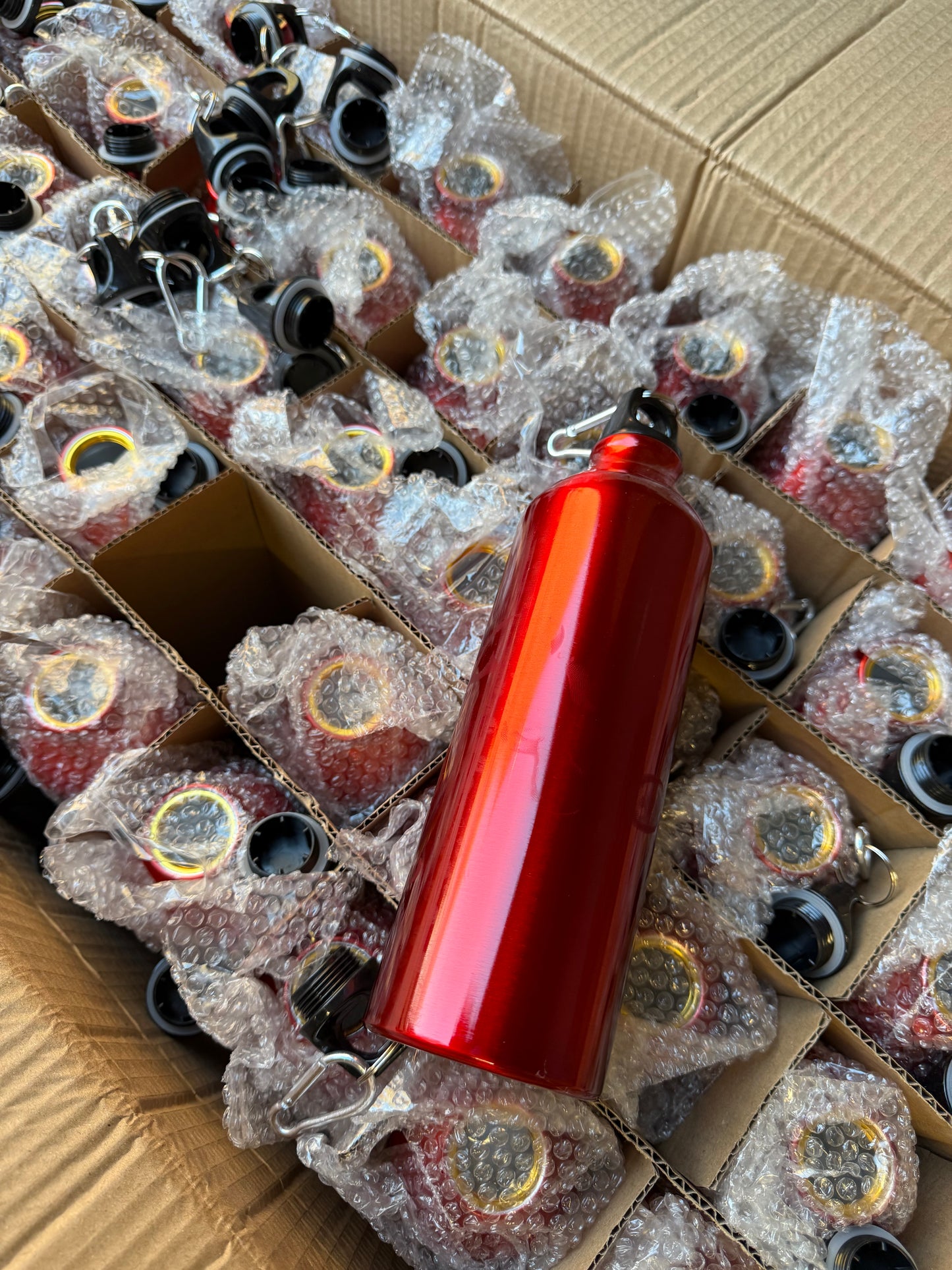 750ml aluminium sports bottle with clip